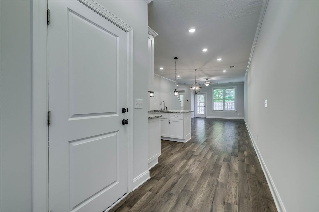 504 Vinings Dr #1 - Photo 7 of 40