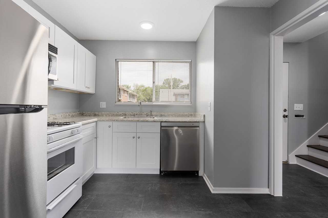 421 W 87th Pl #421 - Photo 5 of 28