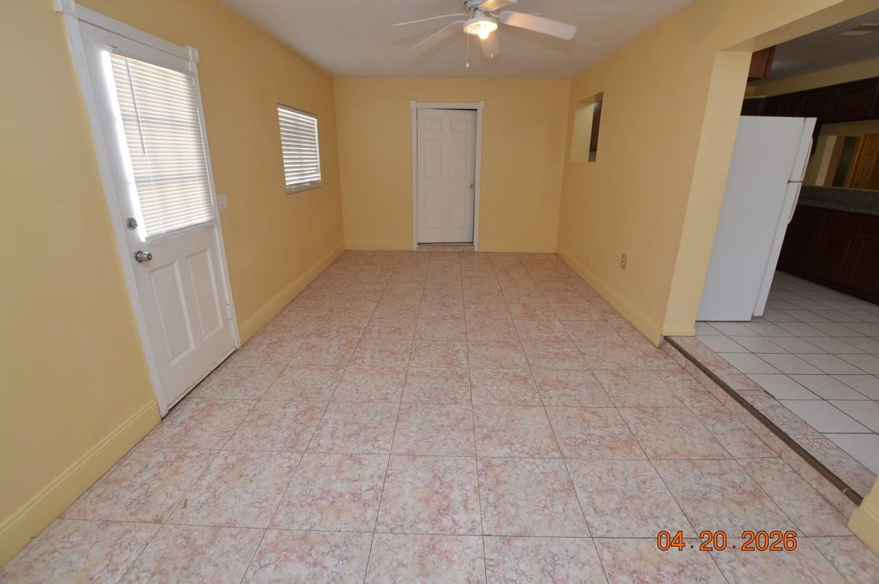 325 Pershing Dr #1 - Photo 7 of 19