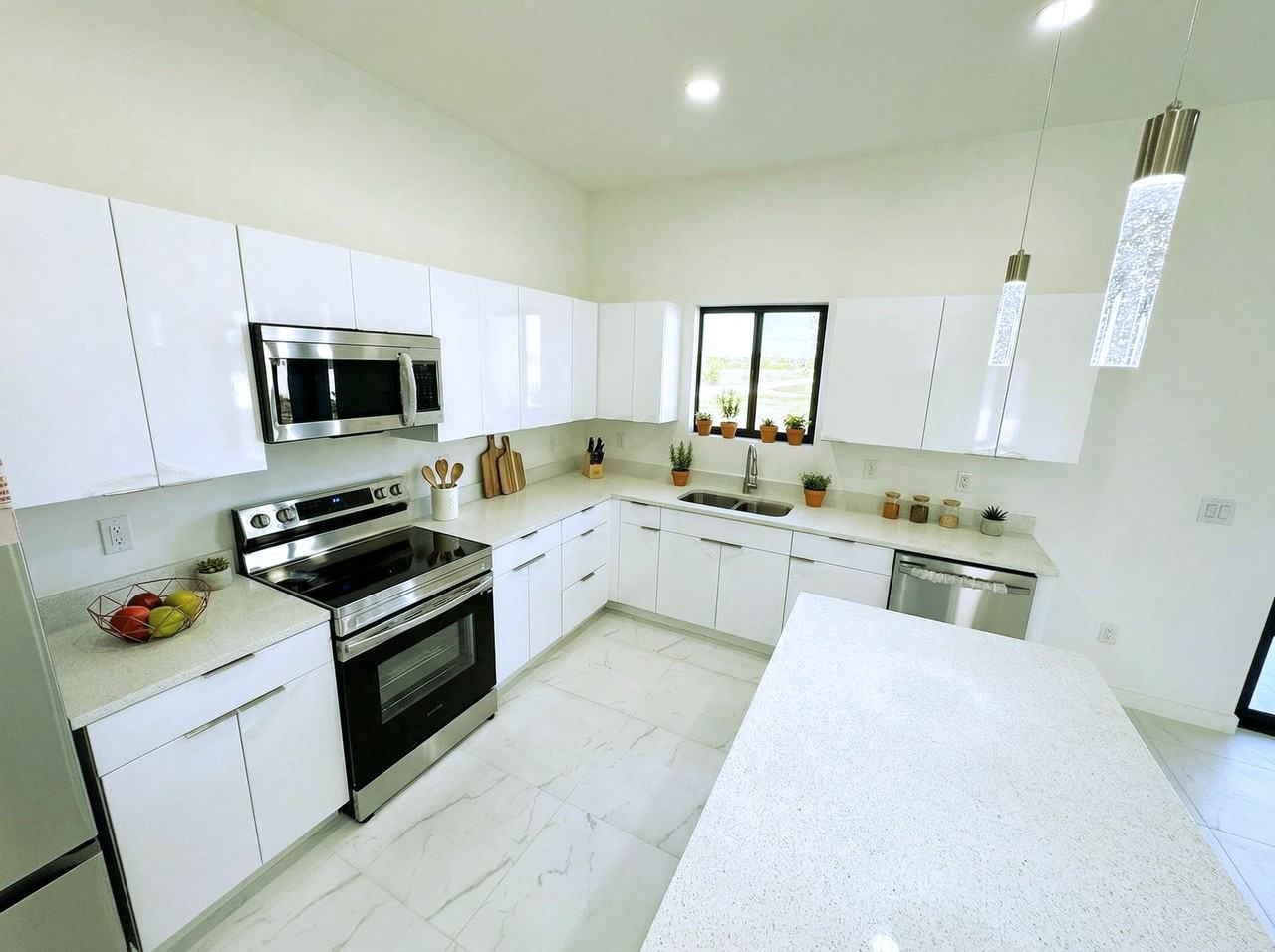 4333 Northwest 34th Laneclientes@realtymiamigroup.com #1 - Photo 5 of 25