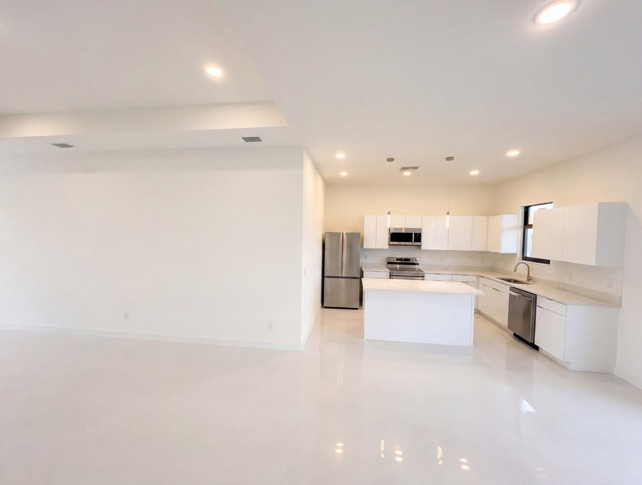4333 Northwest 34th Laneclientes@realtymiamigroup.com #1 - Photo 6 of 25