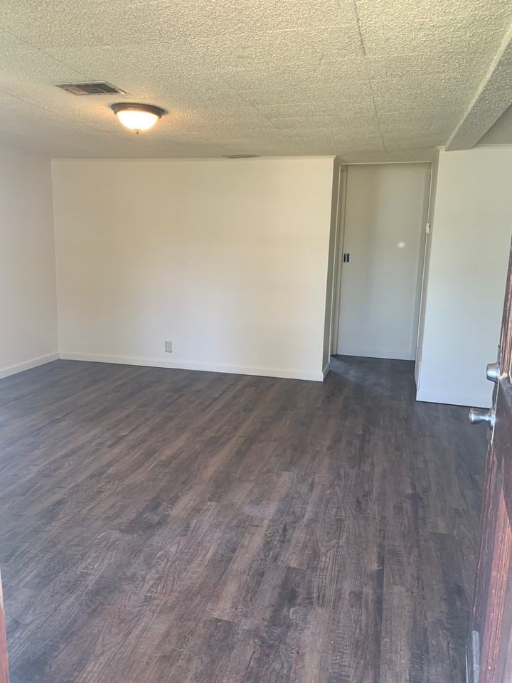 109 White Oak St #1 - Photo 2 of 10