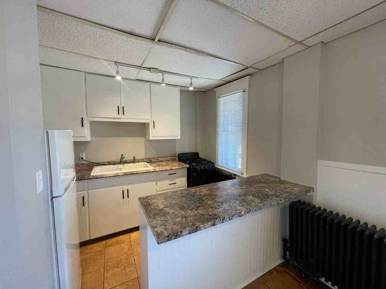 611-615 N Cascade - Photo 5 of 31