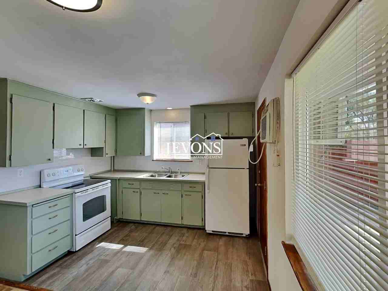 1418 Cornell Ave - Photo 4 of 24