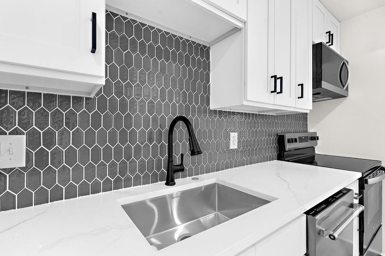 24 Blake Street B - B #B - Photo 6 of 50