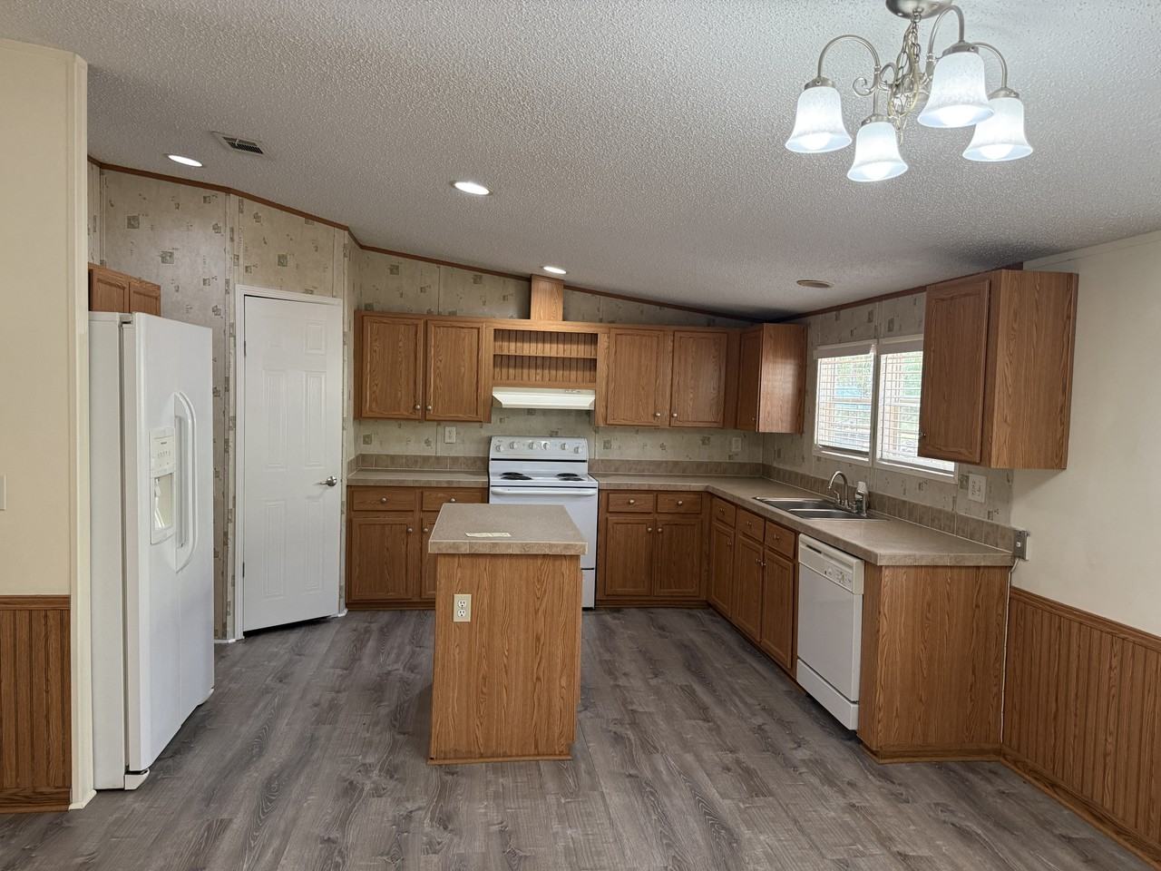 7831 Nw 166th St #1 - Photo 6 of 27