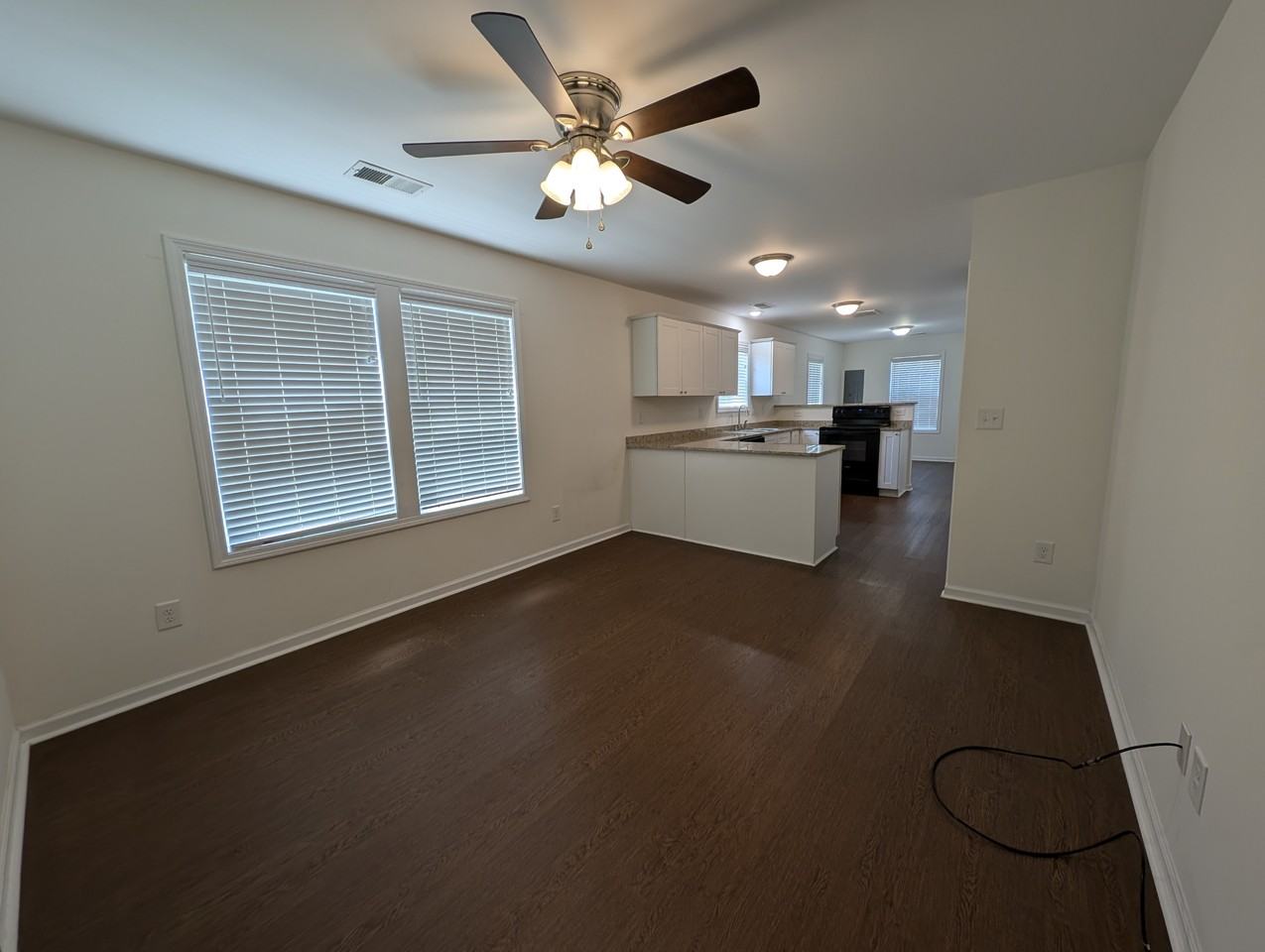 426 W 4th St #1 - Photo 4 of 19