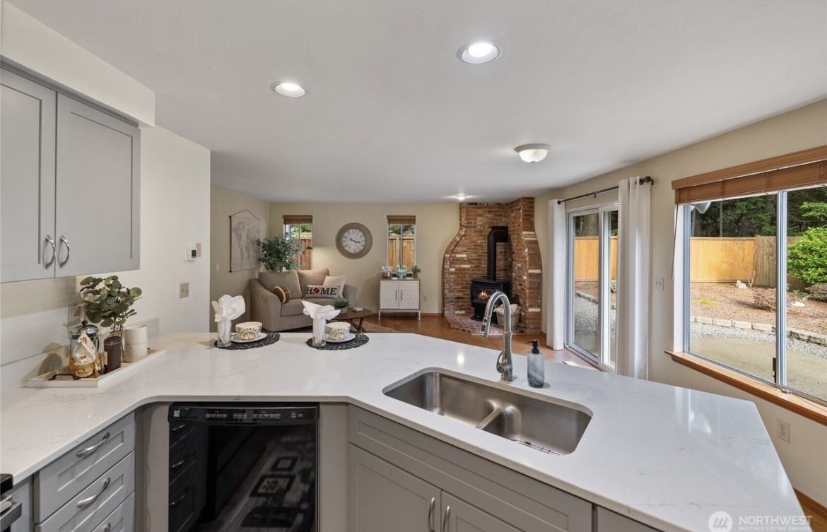 3216 31st Avenue Southeast - Photo 7 of 23