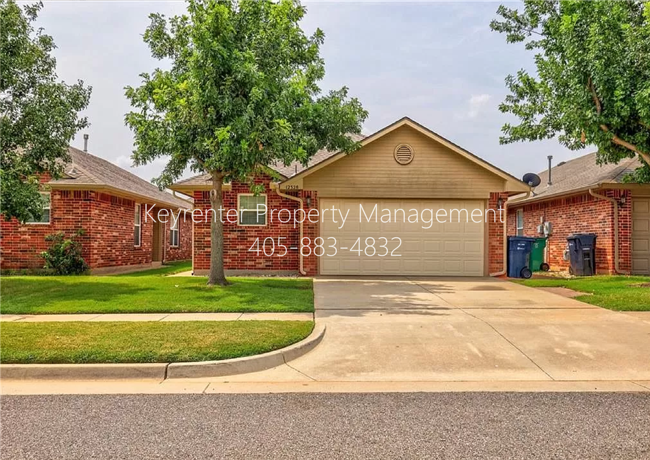 12328 Sw 5th St - Photo 2 of 34