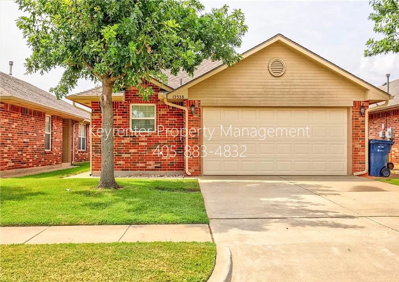 12328 Sw 5th St - Photo 3 of 34