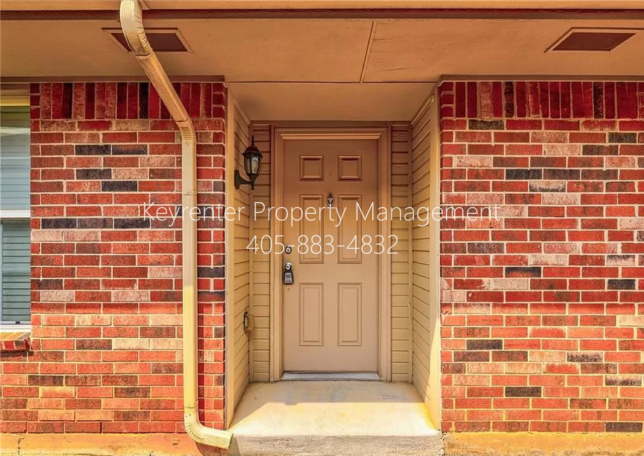 12328 Sw 5th St - Photo 6 of 34