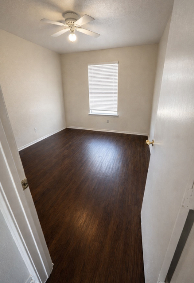 1501 Benttree Dr #D - Photo 7 of 10