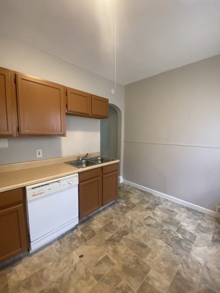 1355 W 1161 #1 - Photo 4 of 15