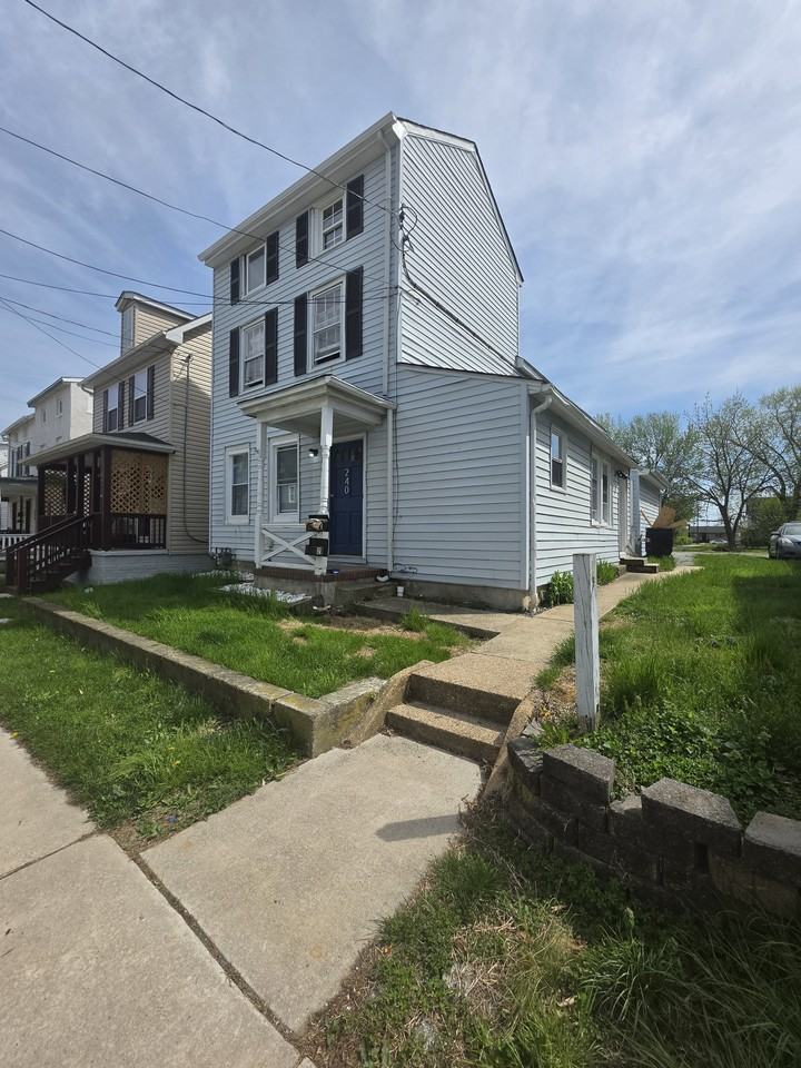 240 W Main St #1 - Photo 2 of 9