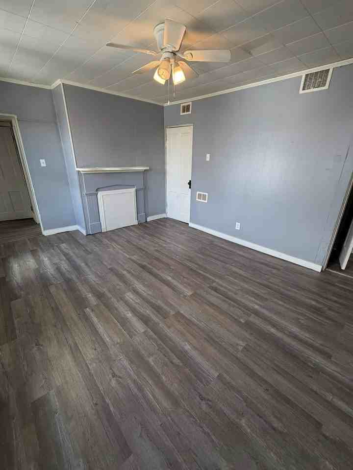 937 1/2 Silliman St #937-1-2 - Photo 2 of 5