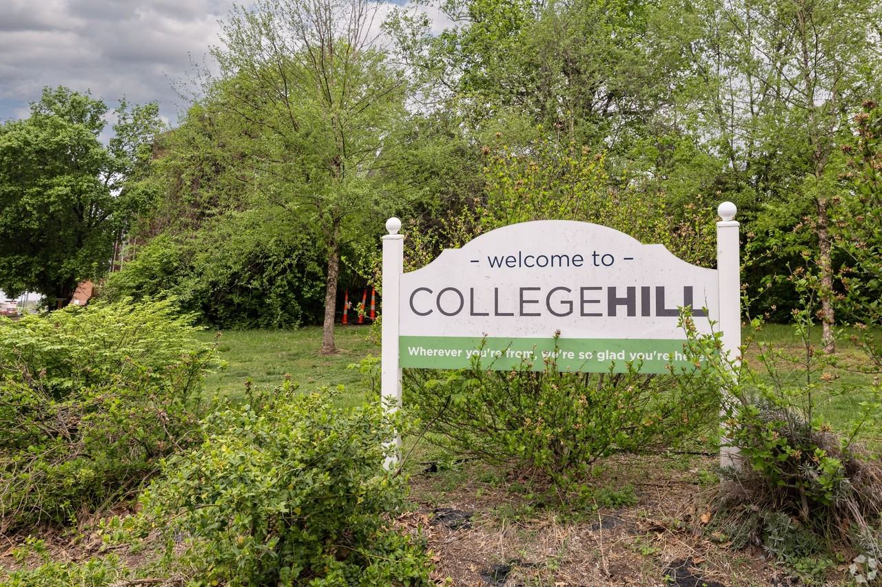 College Hill Apartments - Photo 3 of 25