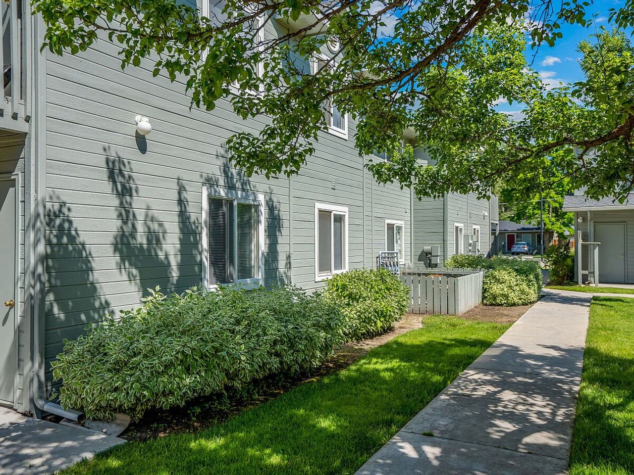 Stewart Avenue Apartments - Photo 2 of 4