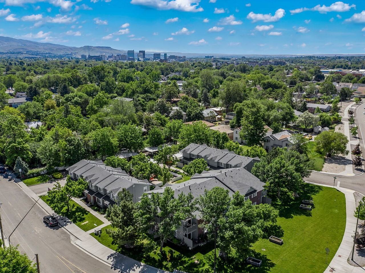 Stewart Avenue Apartments - Photo 3 of 4