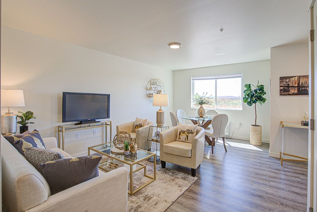2272 W 10th Ave - Photo 6 of 29