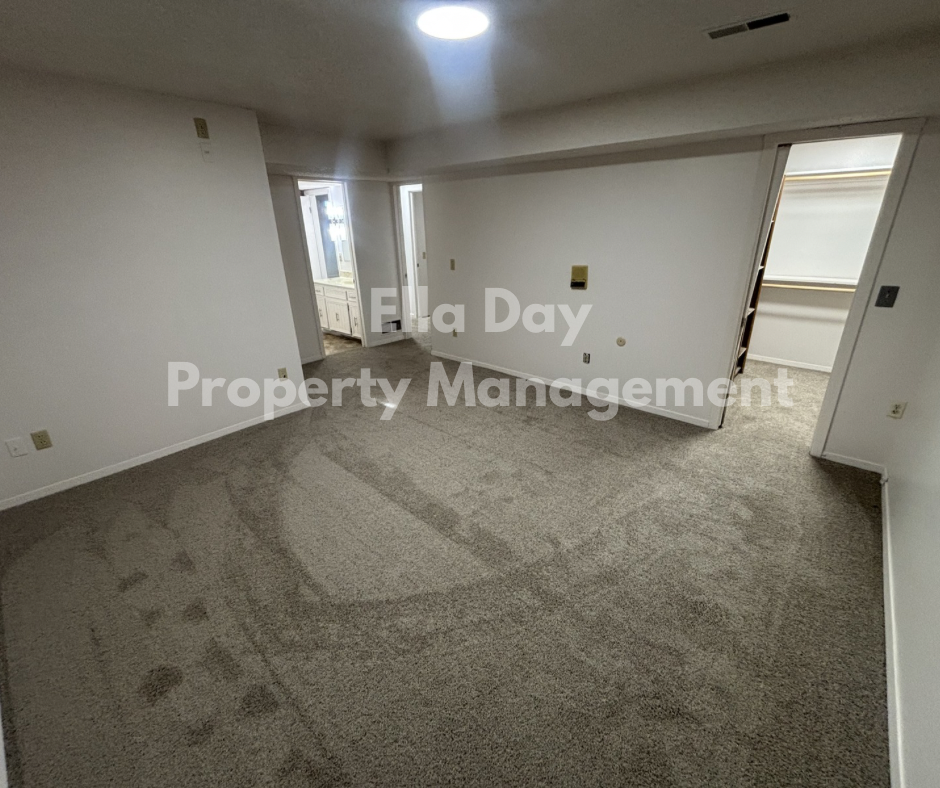 2006 S White Oak Dr #1 - Photo 6 of 10