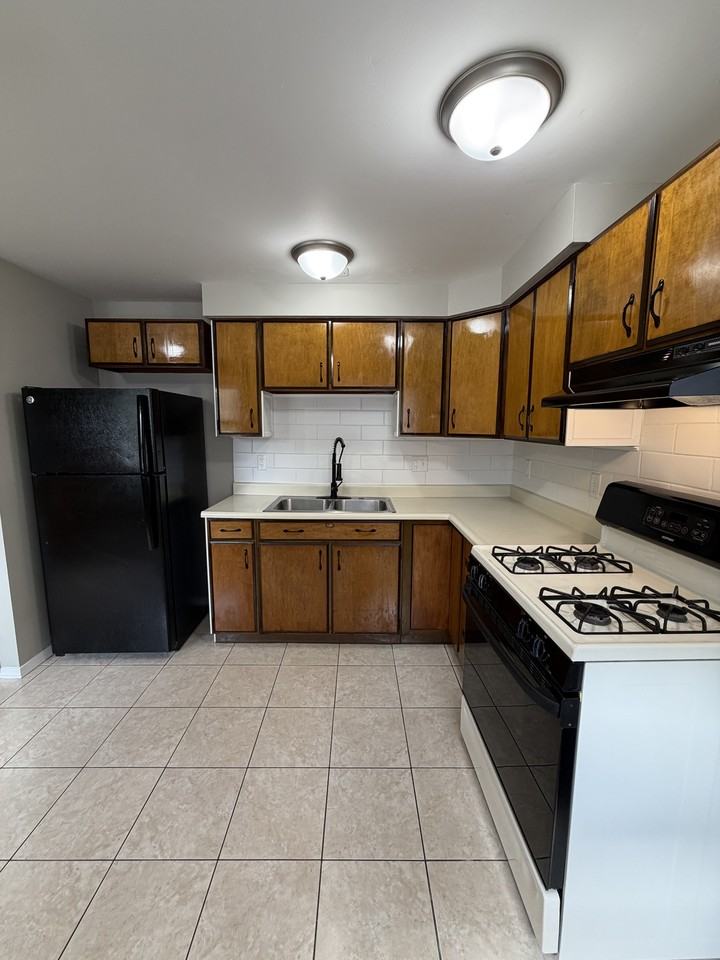 2504 Campbell Dr #1 - Photo 7 of 24