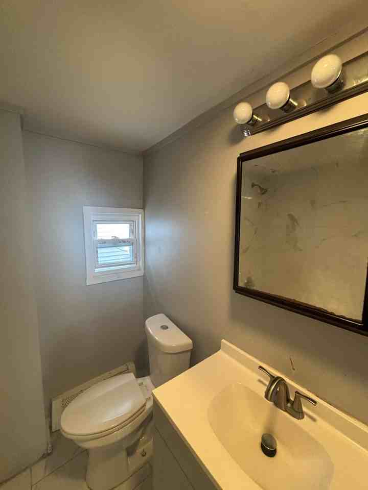 35 Saltonstall Ave #1st - Photo 5 of 11