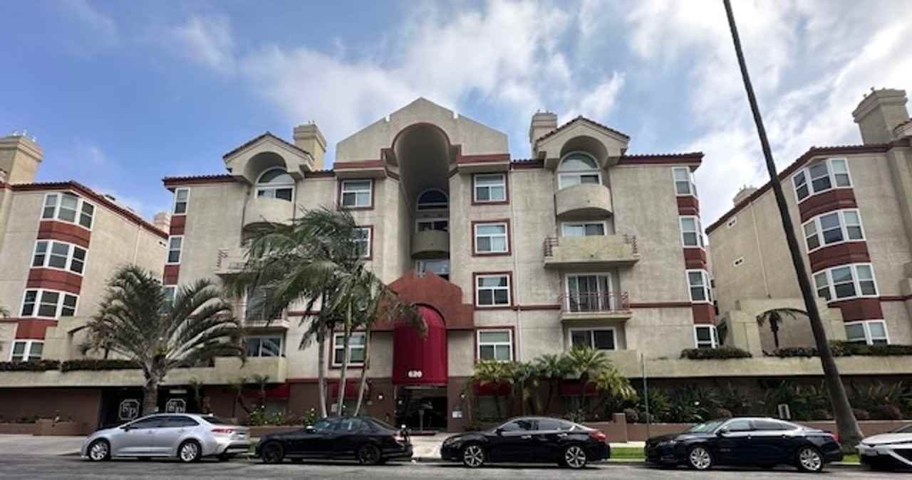 620 S Gramercy Pl #221 - Photo 2 of 22