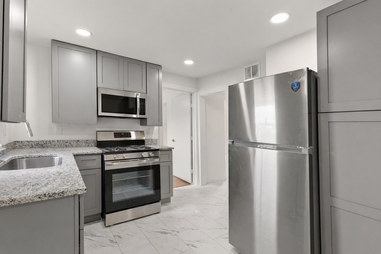 2401 Columbus Ave #A - Photo 2 of 10