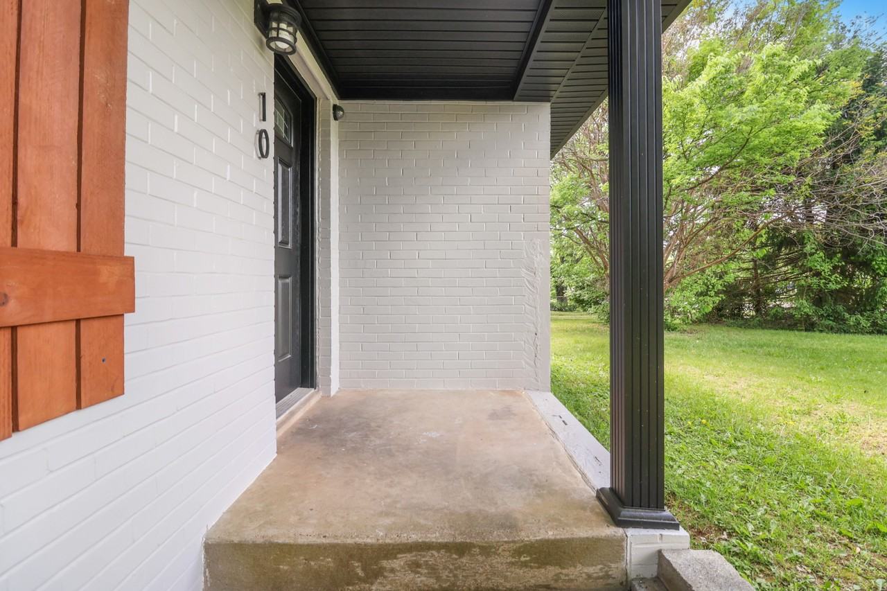 10 Lexington Dr #1 - Photo 5 of 29