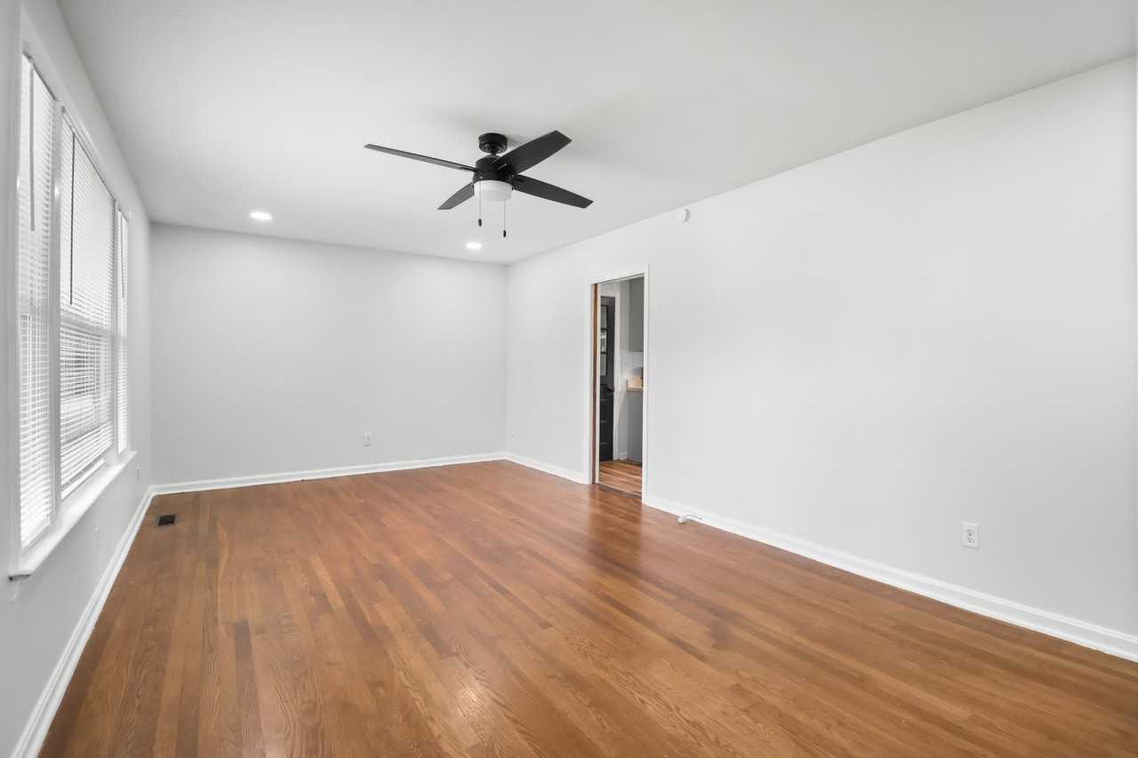 10 Lexington Dr #1 - Photo 6 of 29