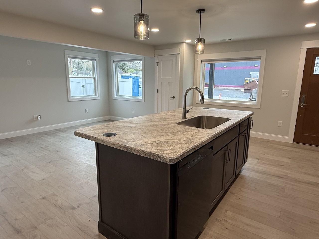 2410 Rosewyn Ln - Photo 2 of 14