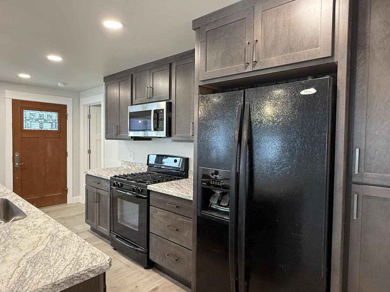 2410 Rosewyn Ln - Photo 5 of 14