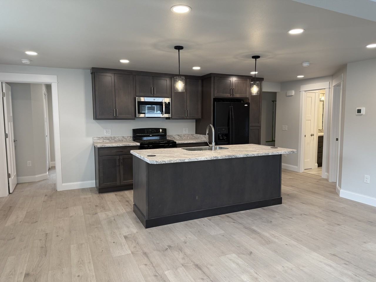 2410 Rosewyn Ln - Photo 6 of 14