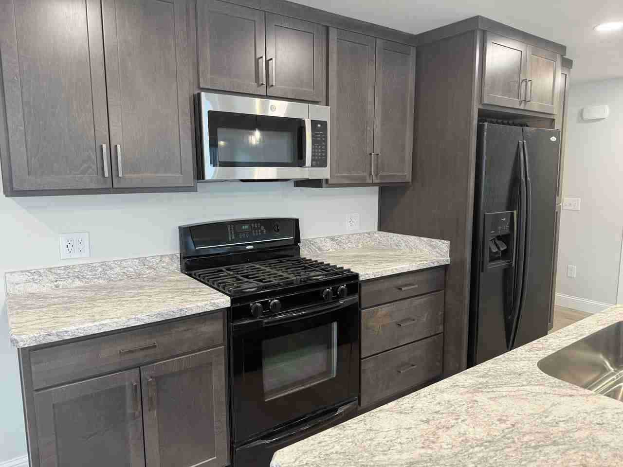 2410 Rosewyn Ln - Photo 7 of 14