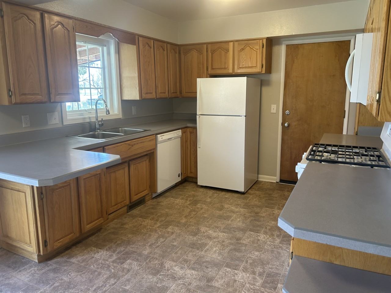 3326 Winchell Ln - Photo 5 of 15