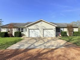 featured image of 1604 Lindburg Rd #3