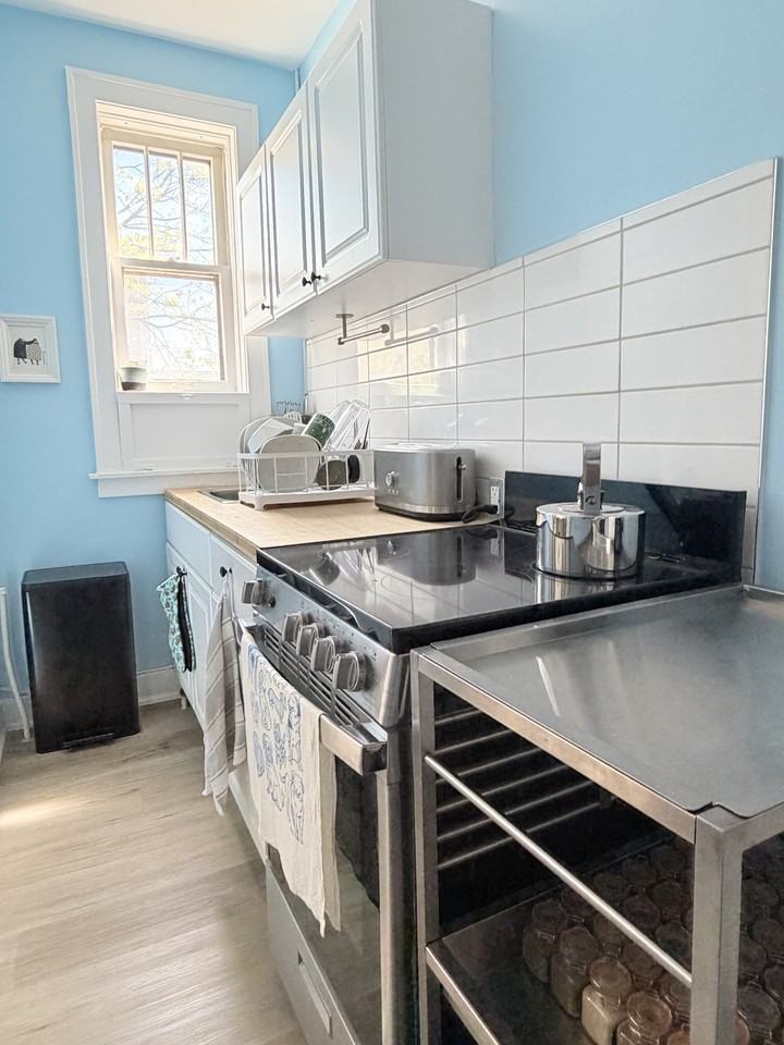 36 Hanna St W #1 - Photo 7 of 13