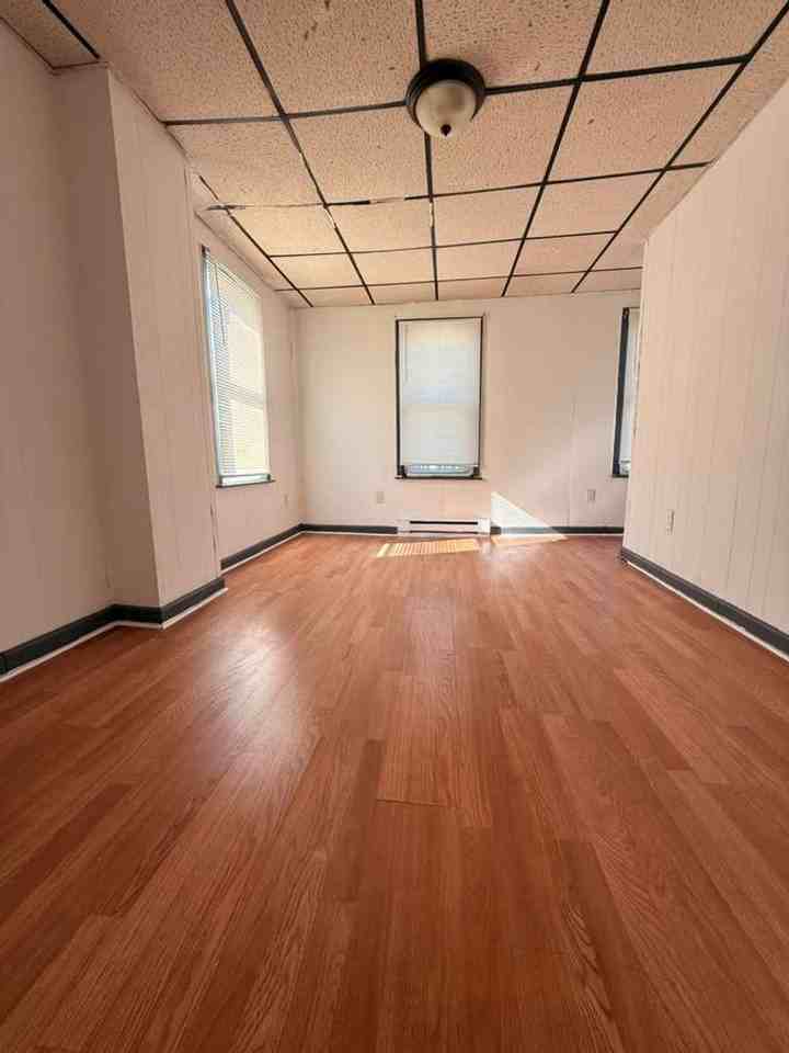 311 Jefferson St - Photo 5 of 5