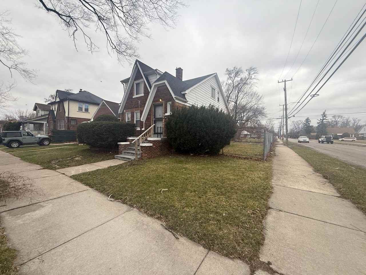 12847 Maiden St - Photo 2 of 6