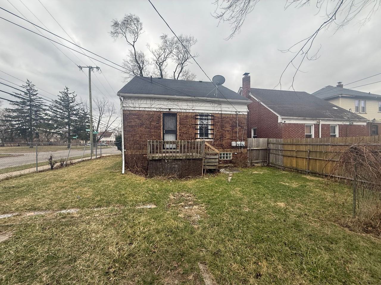 12847 Maiden St - Photo 3 of 6