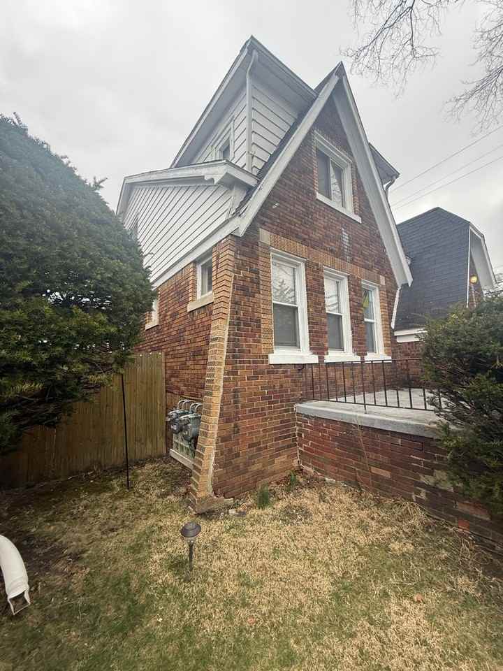 12847 Maiden St - Photo 5 of 6