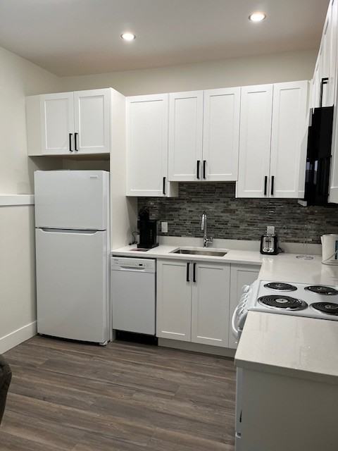 8323 C-8323 79a St - Photo 2 of 7