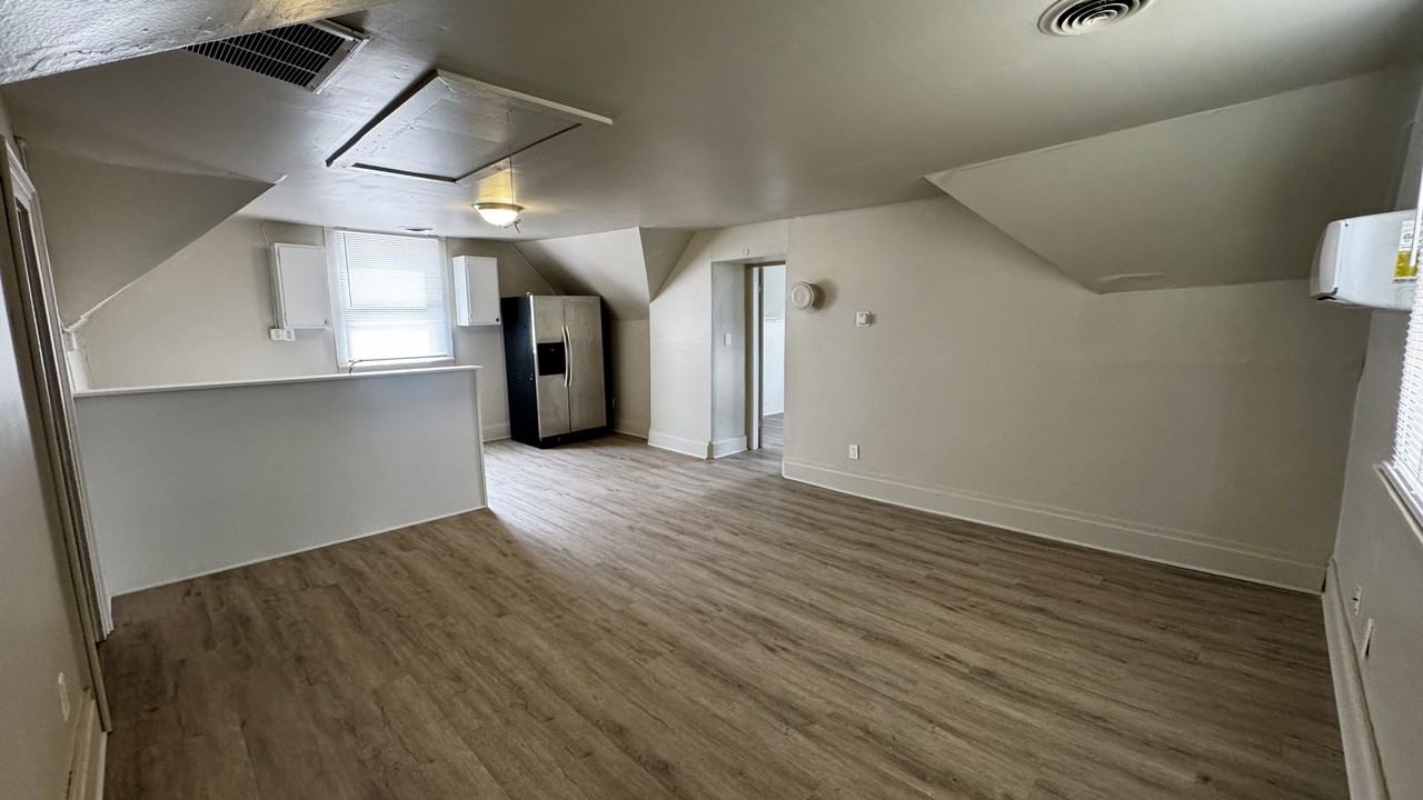 1001 Edgar St #B - Photo 4 of 12