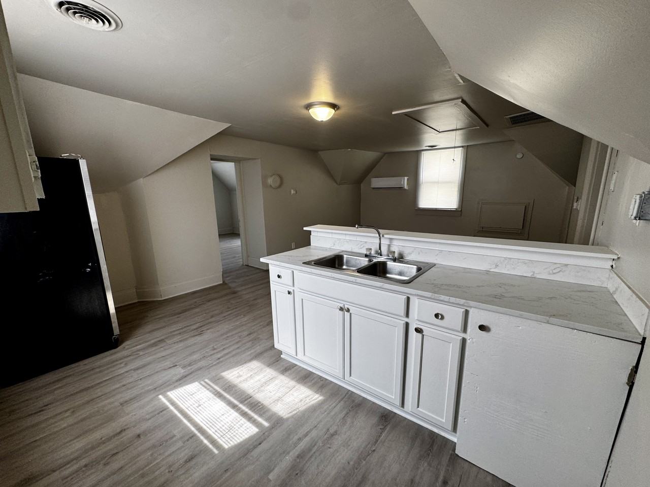 1001 Edgar St #B - Photo 7 of 12