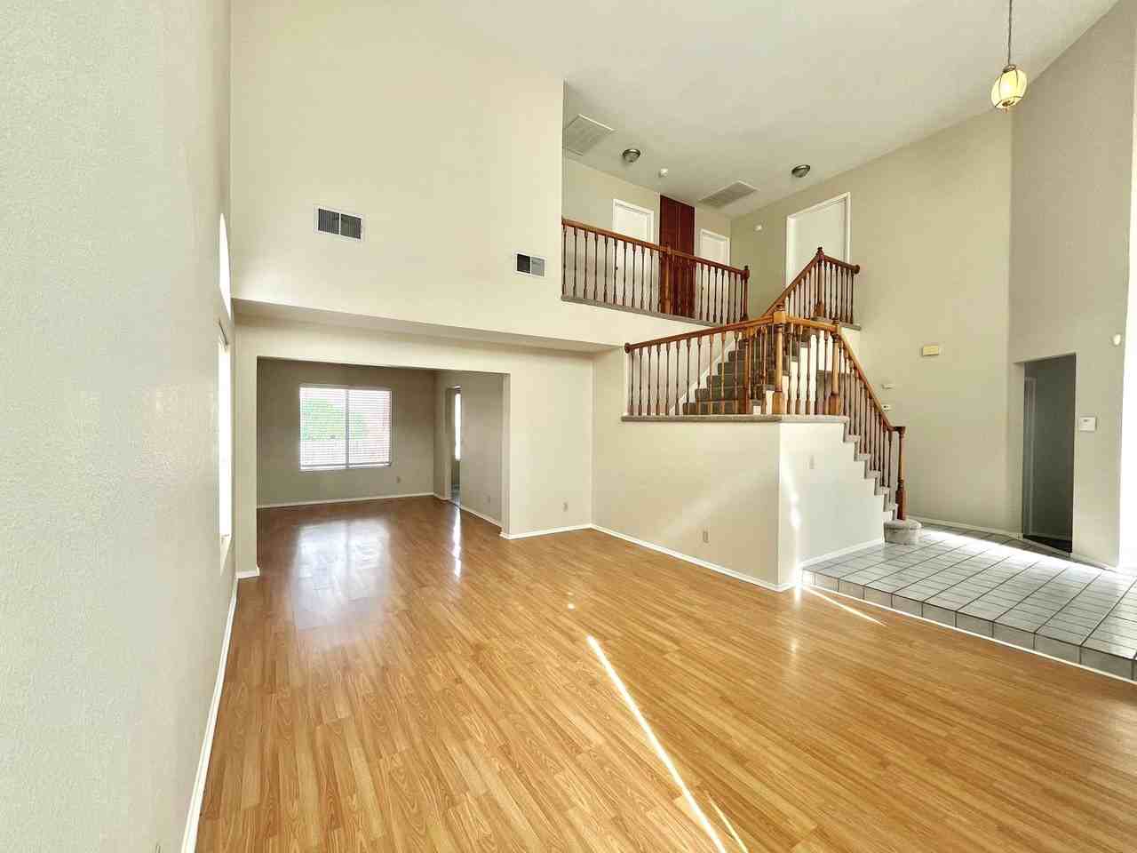 2929 Domino Way - Photo 5 of 44