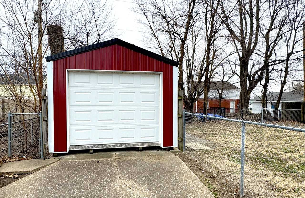 15 N Rotherwood Ave - Photo 3 of 36