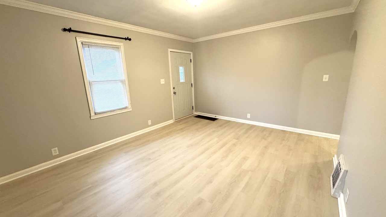 15 N Rotherwood Ave - Photo 5 of 36