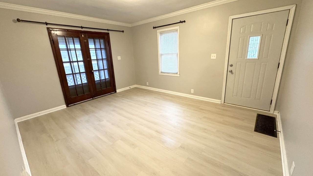 15 N Rotherwood Ave - Photo 6 of 36