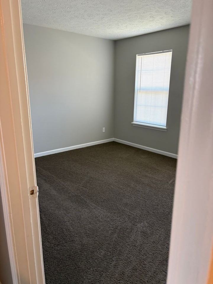 907 Prospect St - Photo 3 of 37