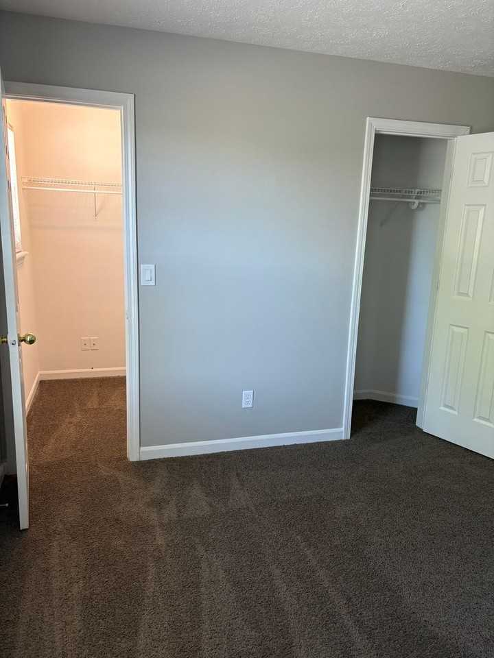 907 Prospect St - Photo 5 of 37